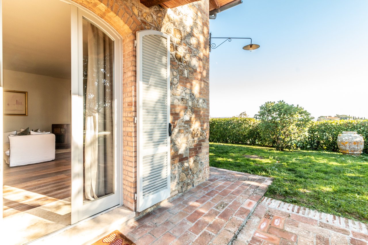 Tuscan Villa With Panoramic Country Views