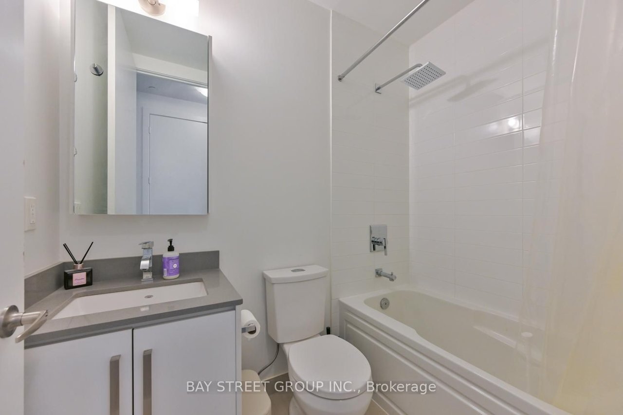 PENTHOUSE IN THE HEART OF NORTH YORK