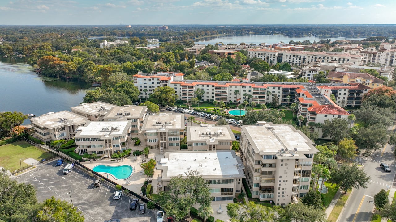Blissful Downtown Winter Park Pied-à-Terre at Whispering Waters 