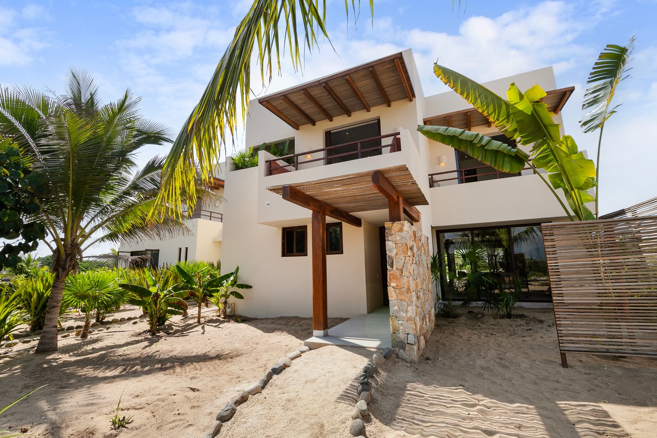 Marea Beachfront Casa VR6