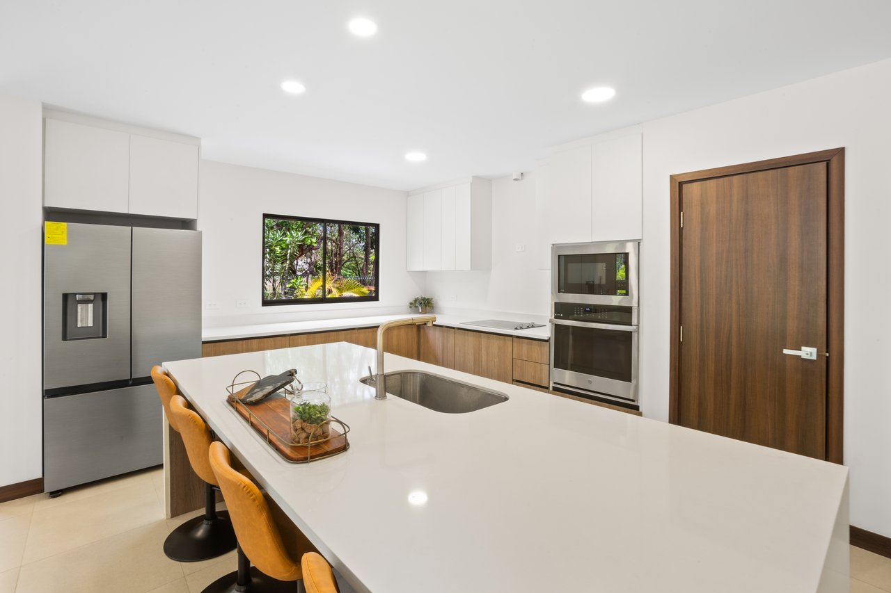 Flamingo Estates Luxury Home | Modern 4-Bed Retreat with Pool & Rooftop Terrace Near Beach & Marina