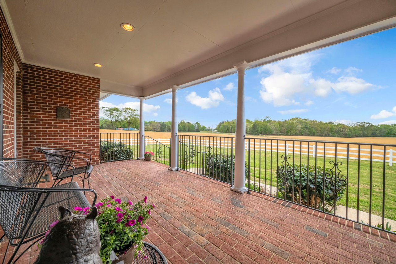 824 N Forest Hills School Rd