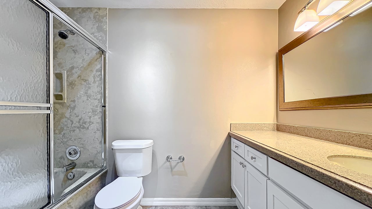 Luxury Lakefront Winter Park Condominium for Lease