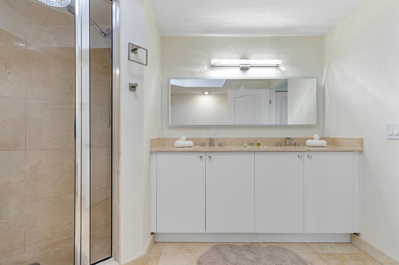 King David Short-Term Rental | Prime Location