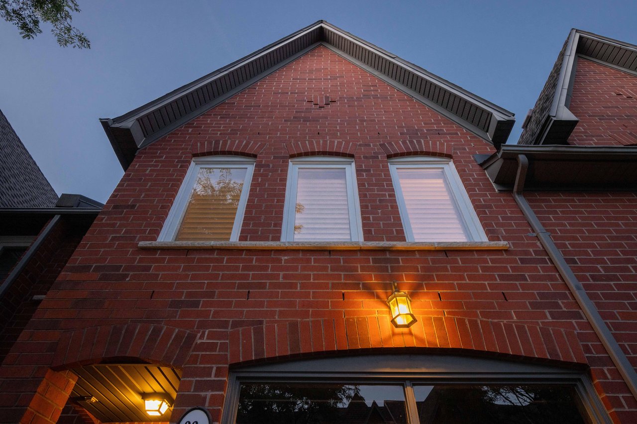 1064 Queen Street W 32A