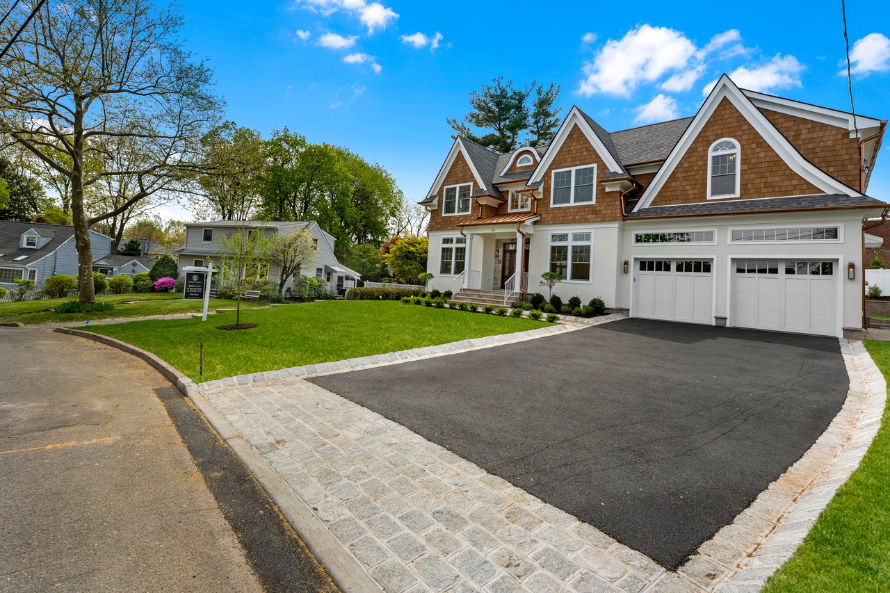 229 Bogert Pl