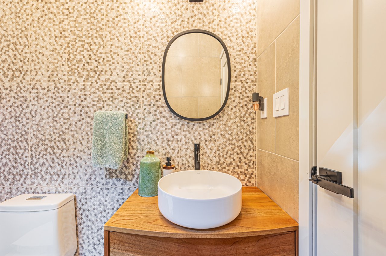 Contemporary Mountain View Villa – 5 Minutes to Playa Dominical