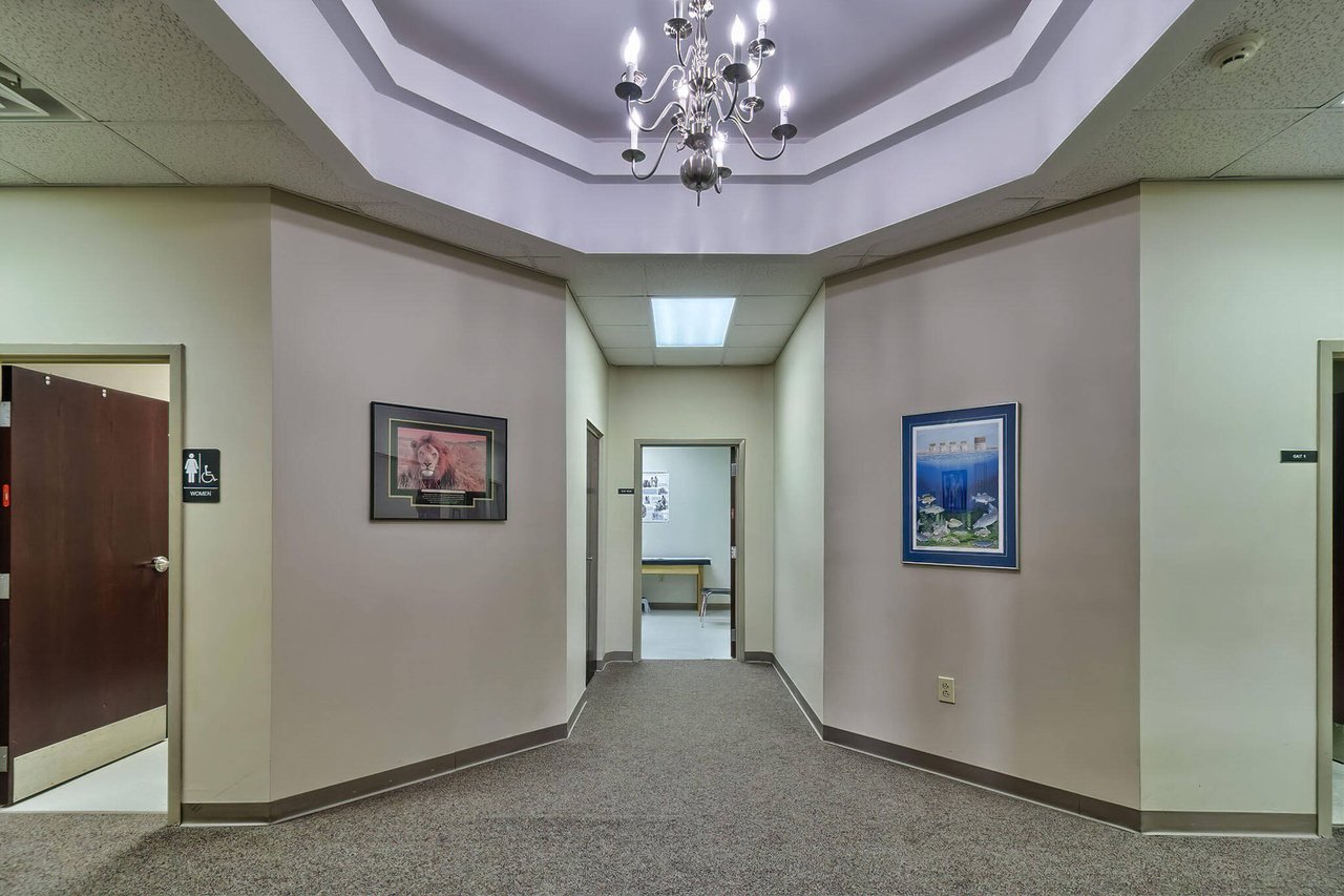 811 Sunset Boulevard