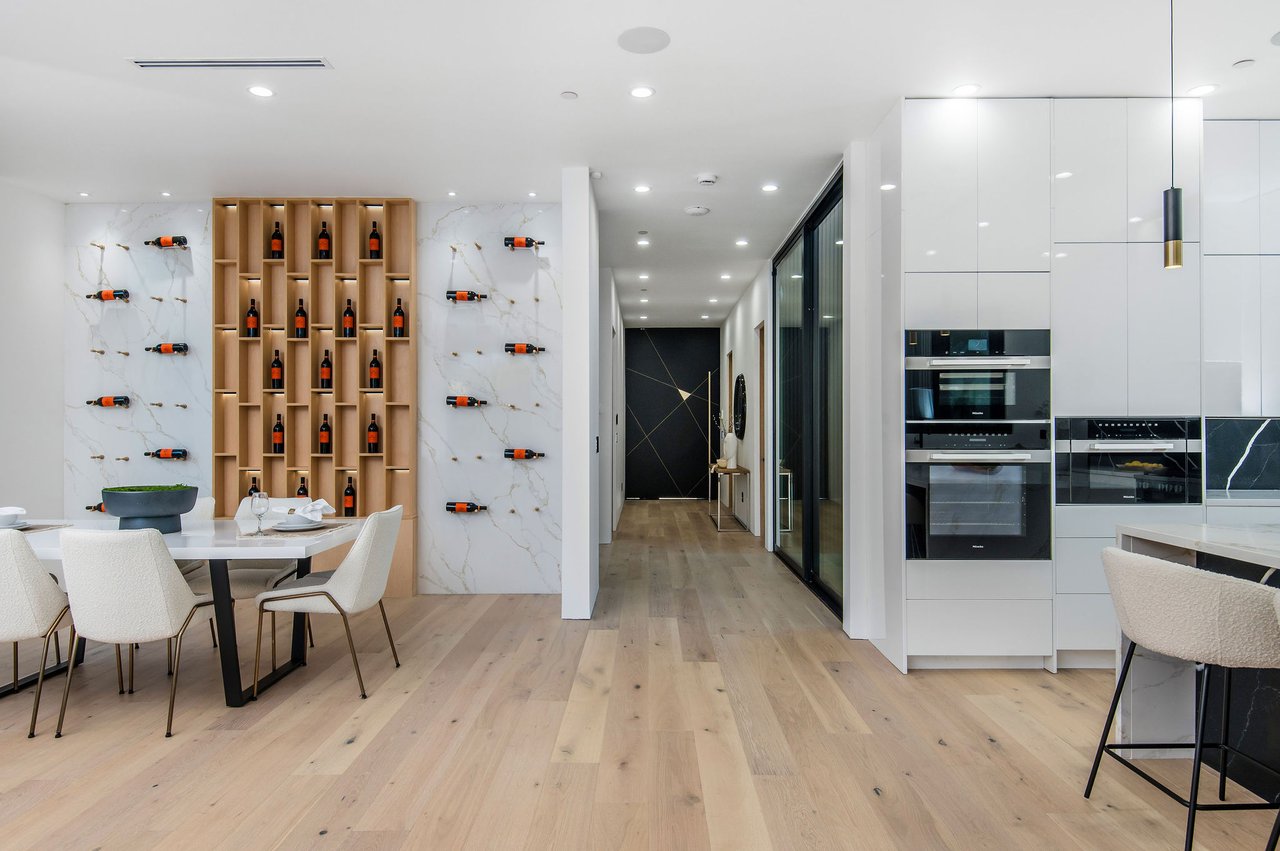 5132 Lindley Ave, Encino