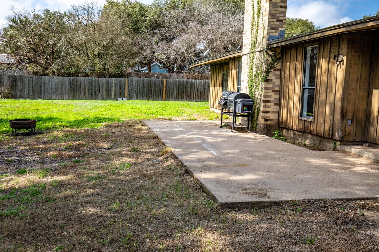 613 W Oak | 3 BR 2 BTH | Goliad, TX