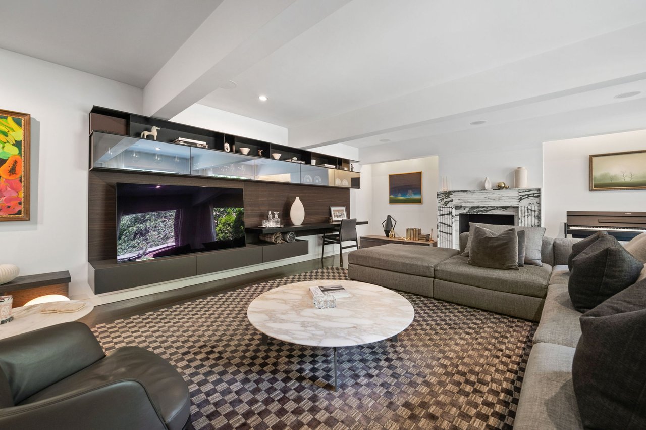 2321 N. Geneva Terrace, Unit C