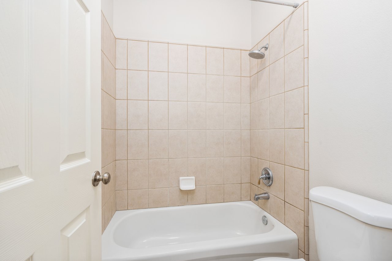 5049 W Locust Ave