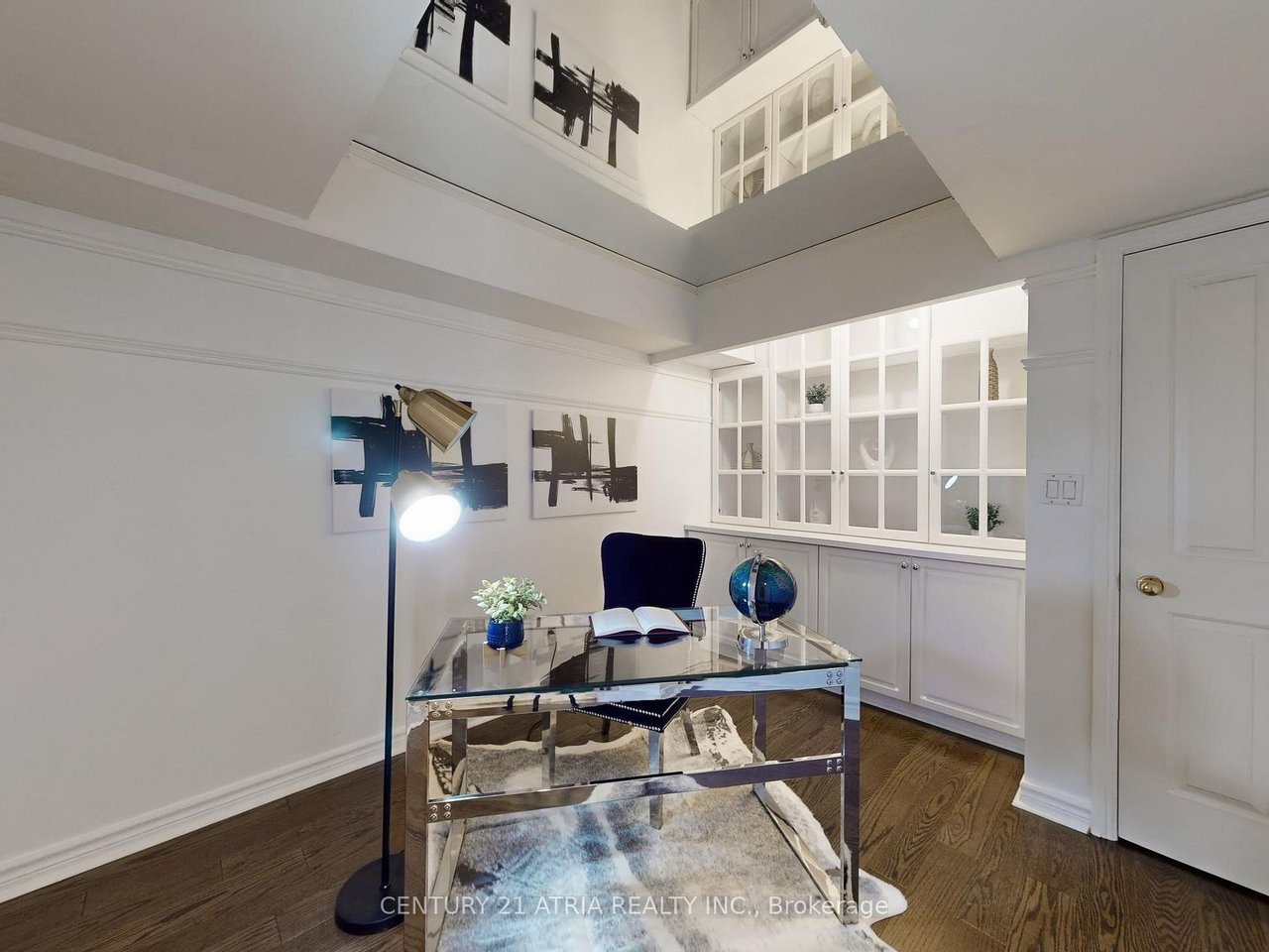 WILLOWDALE PENTHOUSE