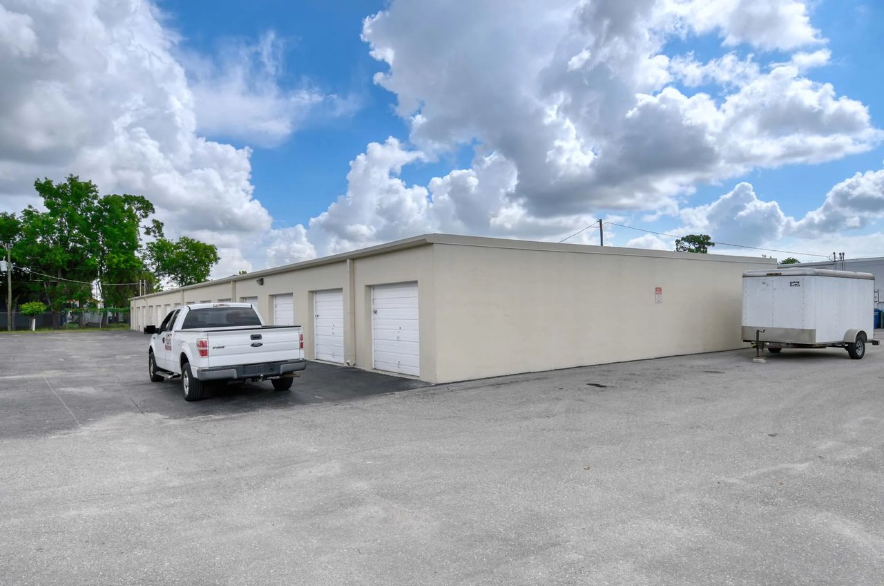 2243/2245 Bruner Lane