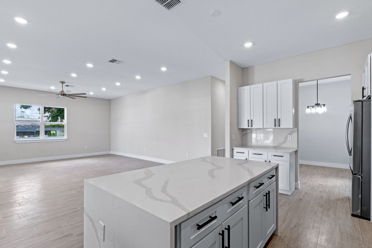 2718 KEYSTONE DRIVE