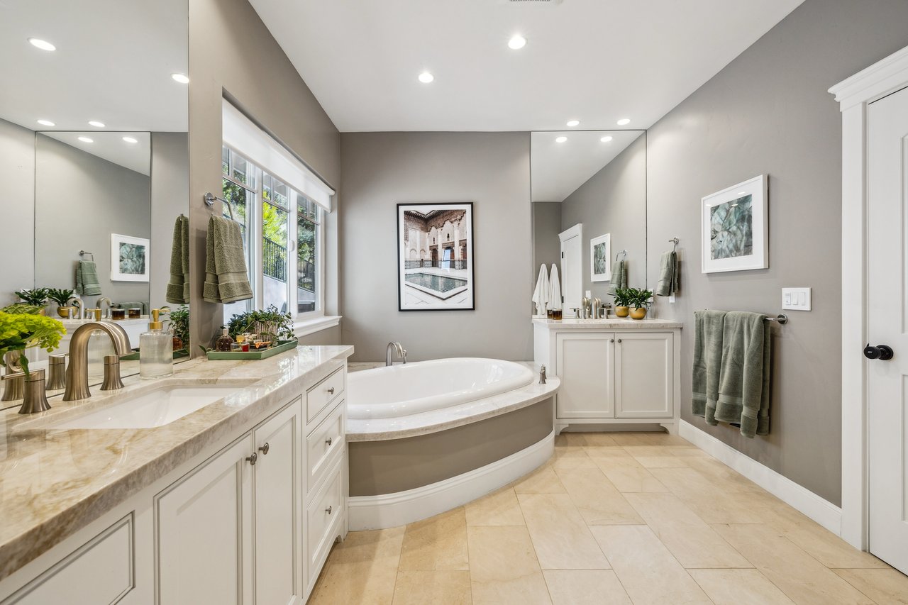 6 Live Oak Way