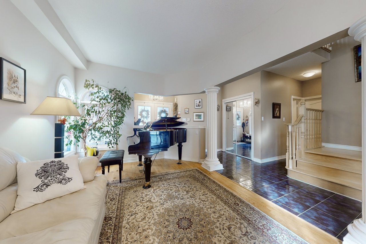 189 Humberland Dr