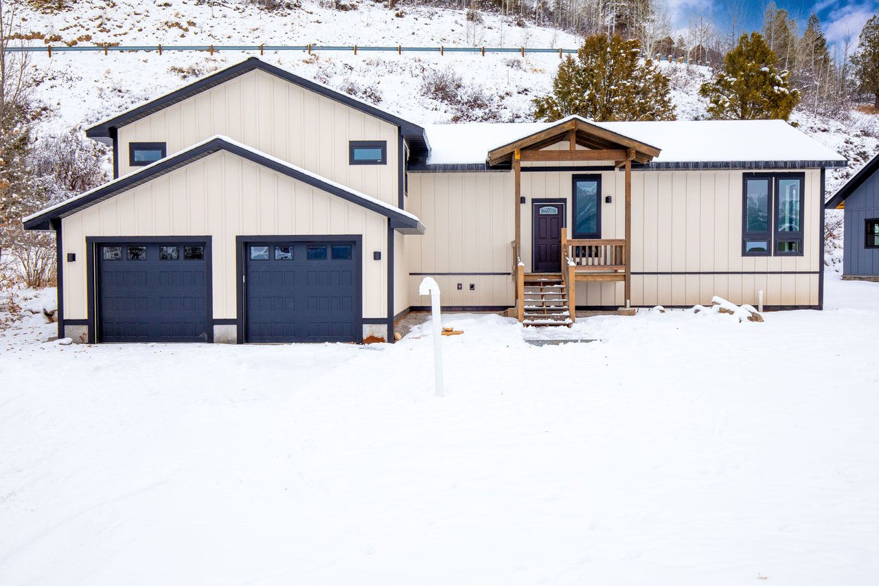 190 MEADOW RIDGE Drive