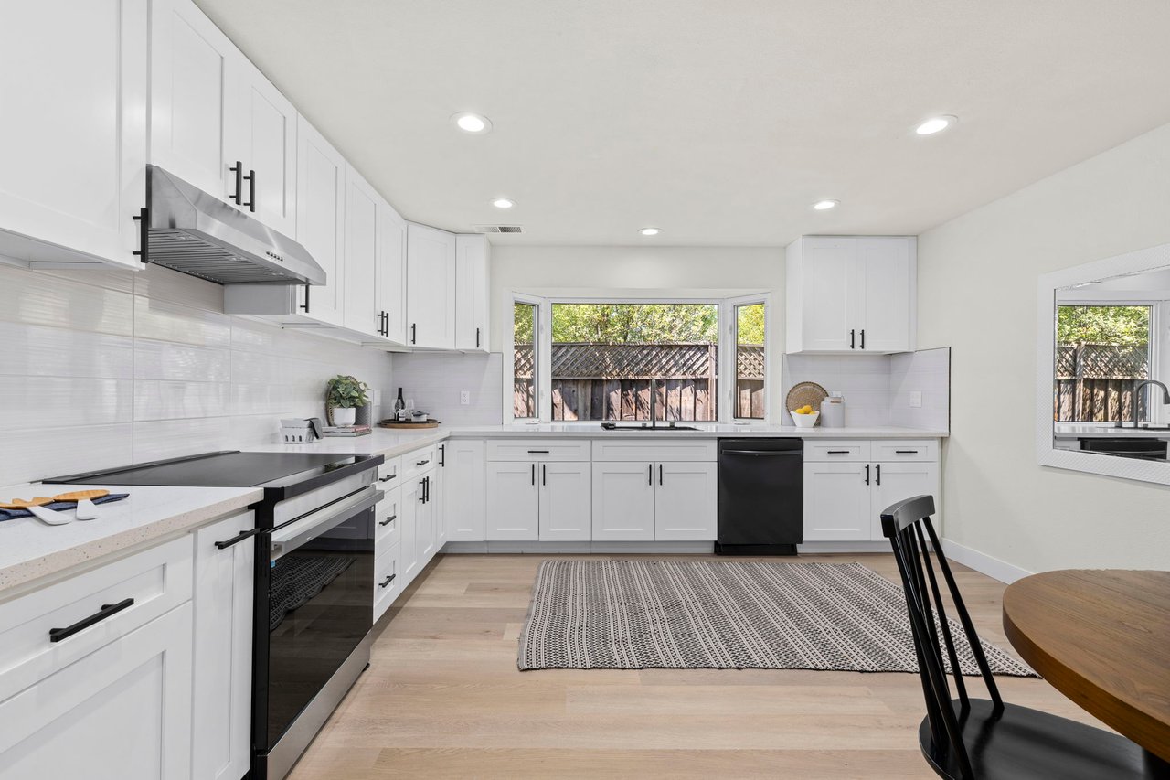 1007 Harold Ln