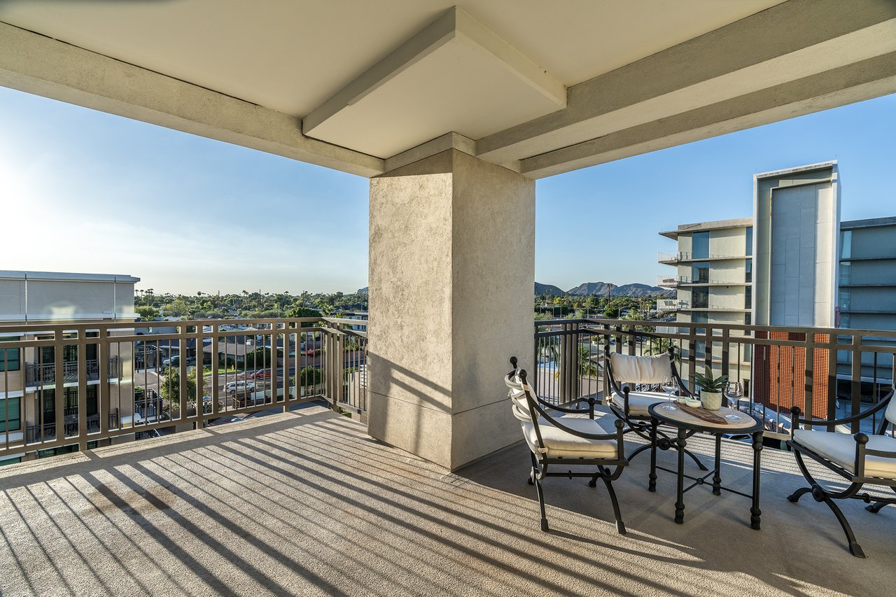 6803 E MAIN Street, 5511