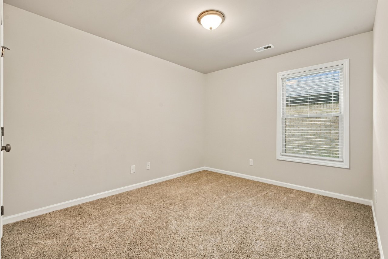 Modern Comfort Meets Unbeatable Location in Harvest!