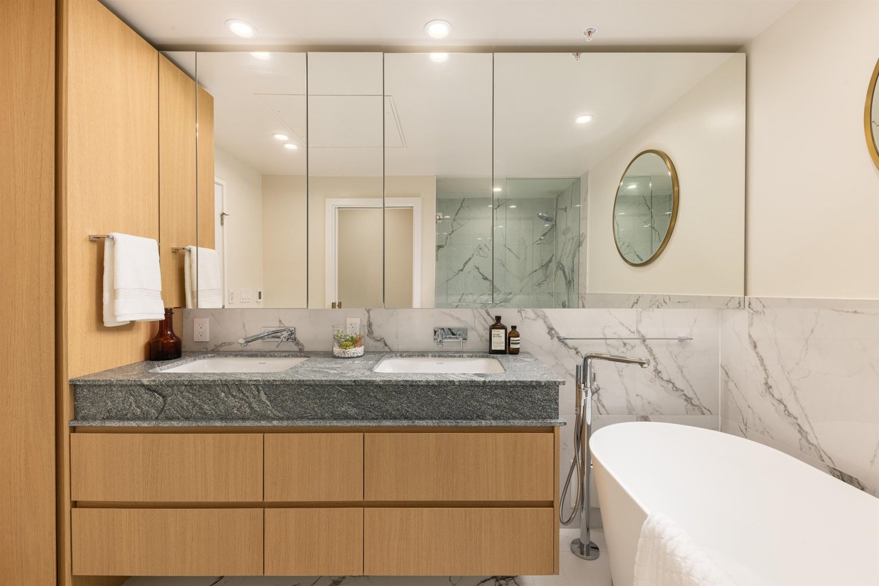 309-3668 W 10th Ave Unit: 309
