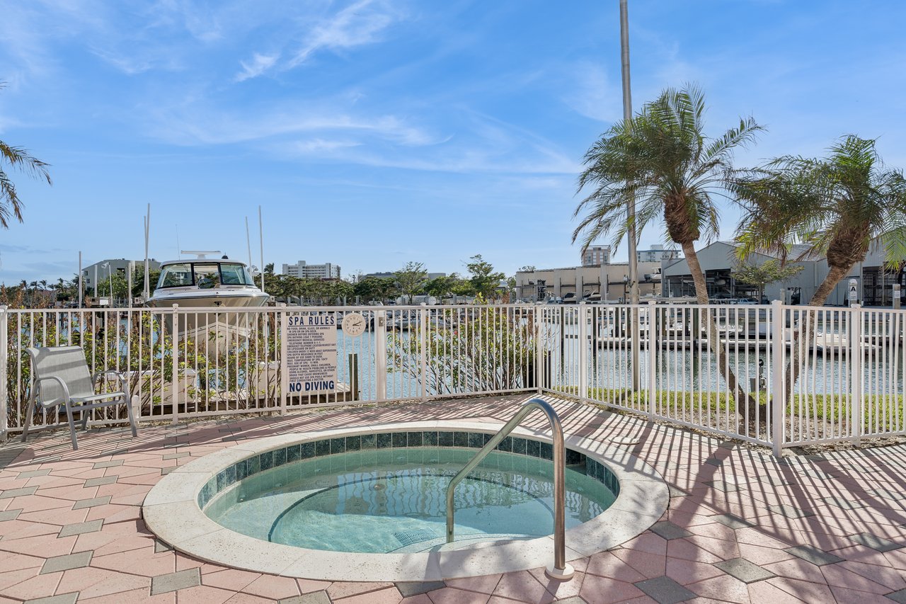 170 Lenell Rd 403 - Palm Harbor Club