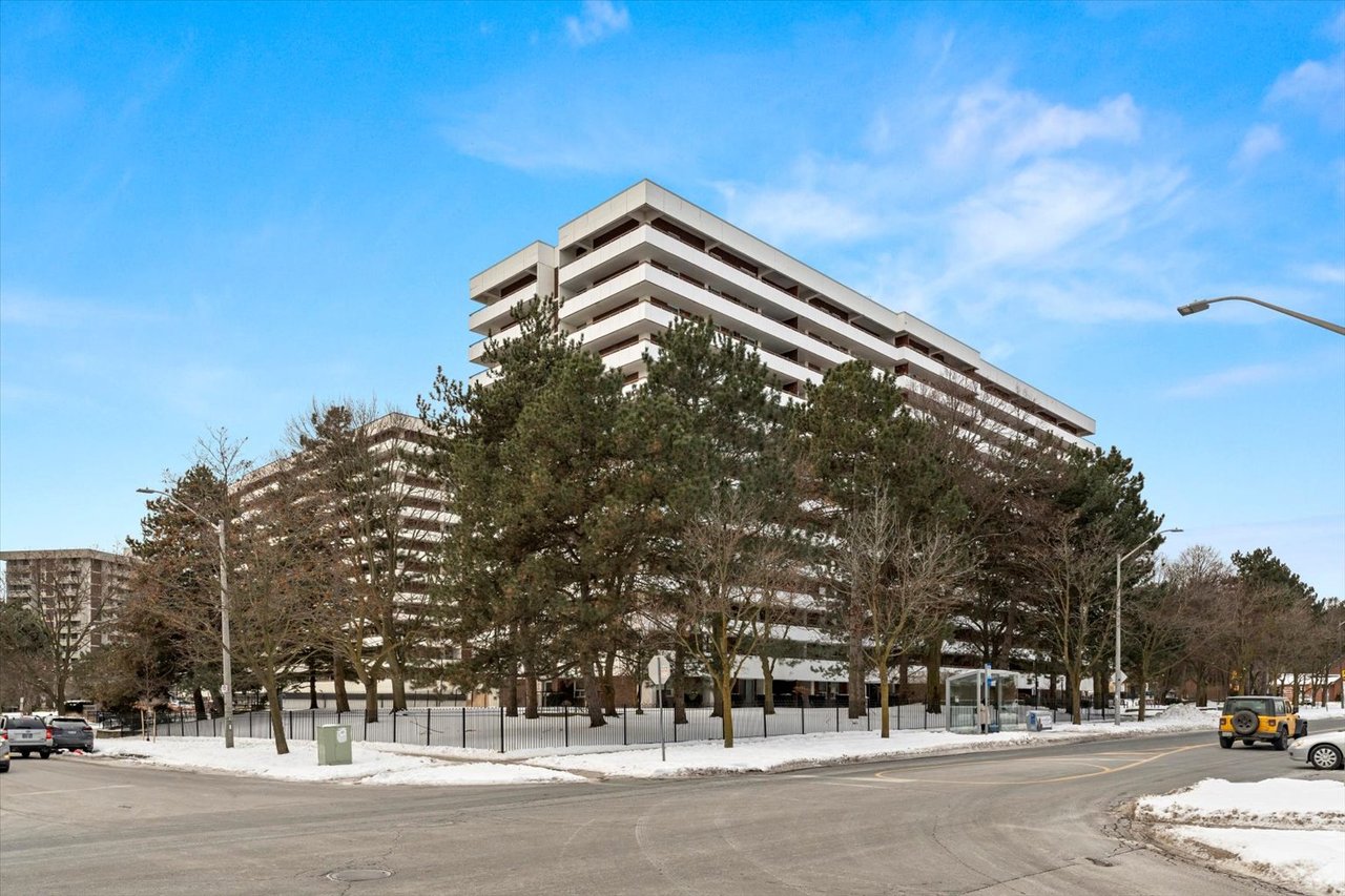 #302-1 Royal Orchard Boulevard