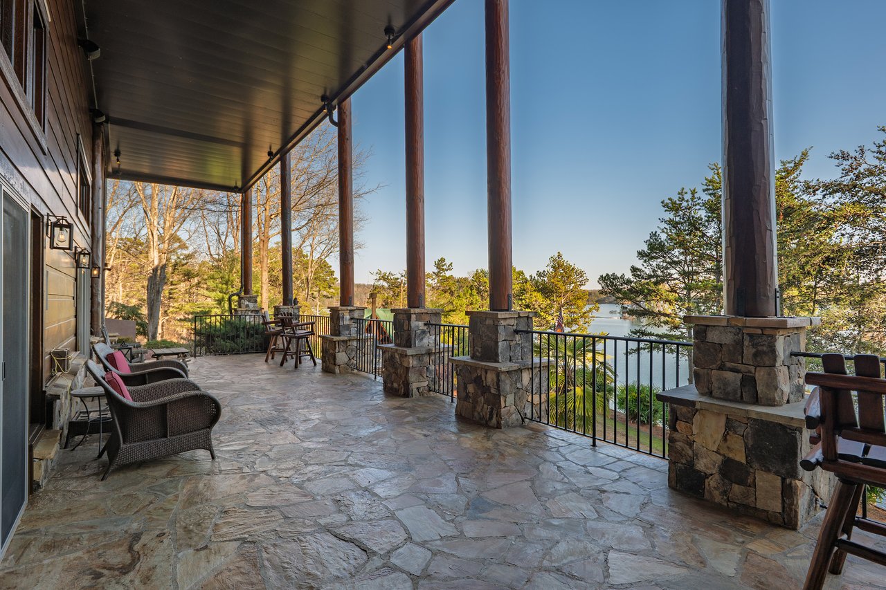 3406 Thunder Point