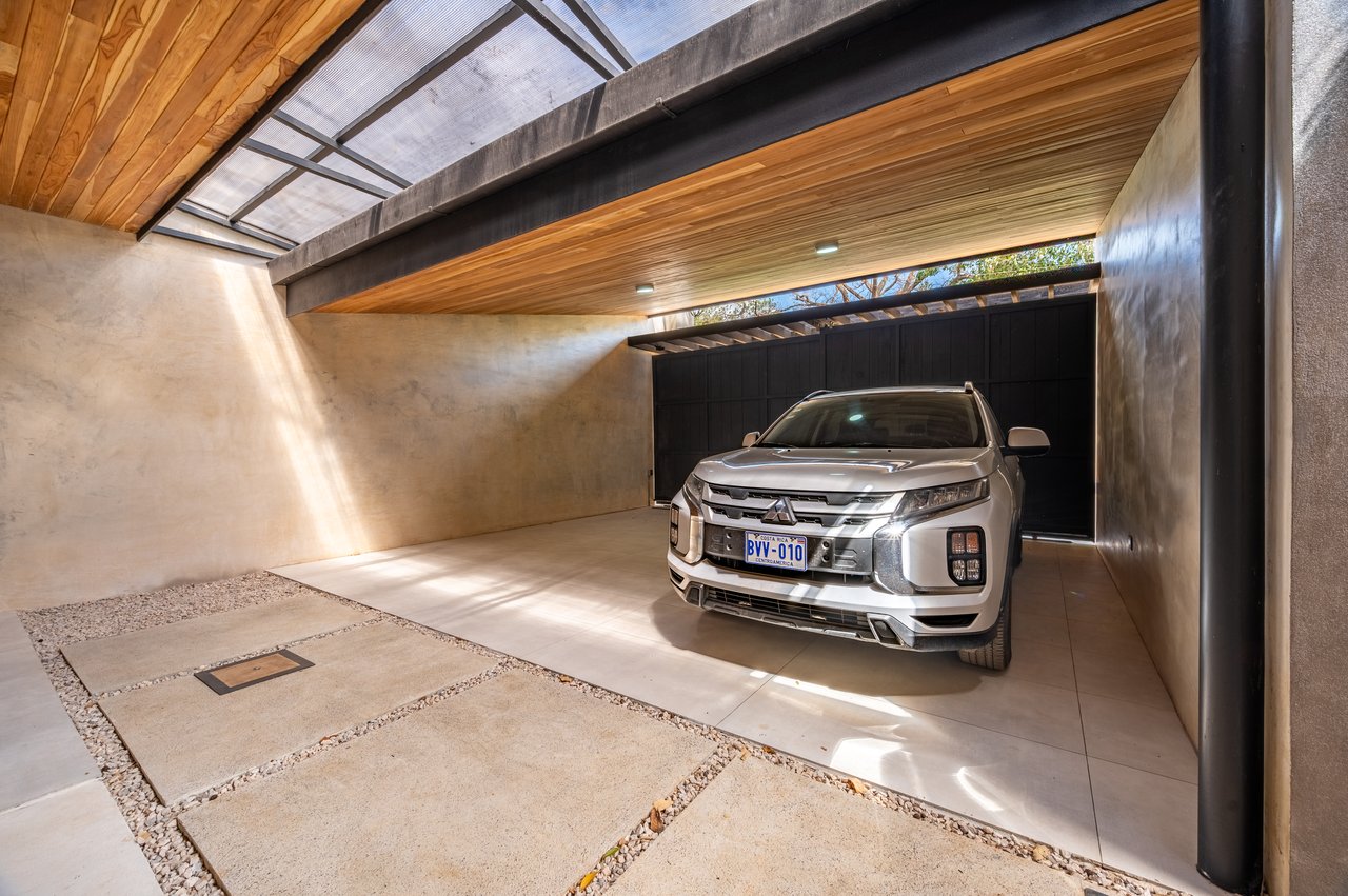 Casa Uchuva | Architectural Harmony of Wood, Stone, and Light