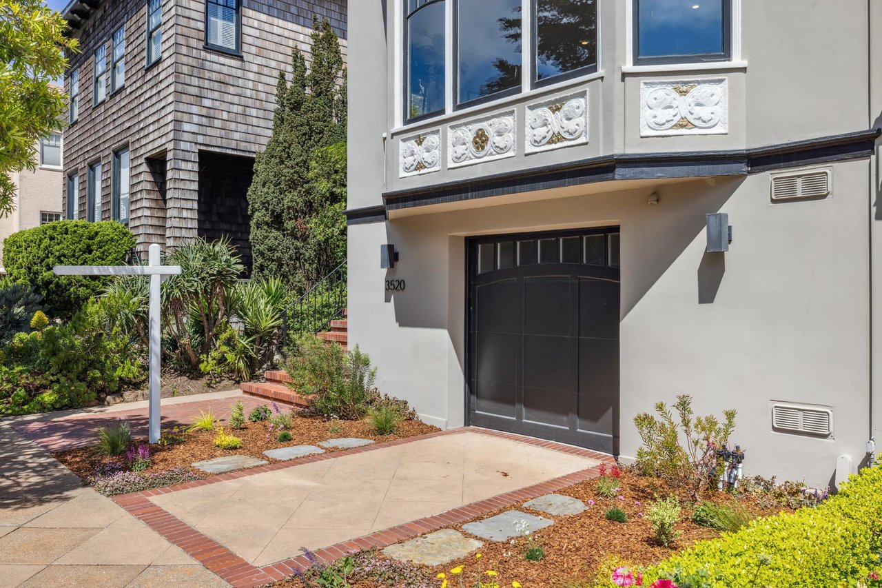 3520 Baker Street