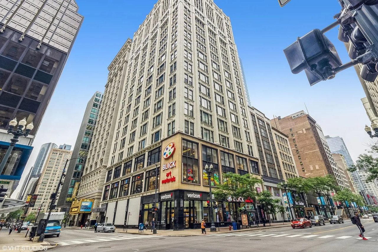 8 W Monroe St Apt 803