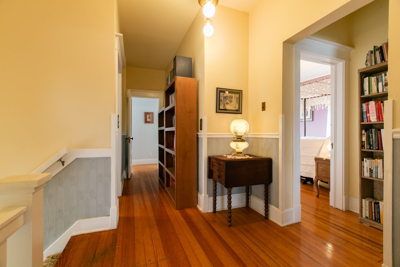 1101 Marquette Ave NW
