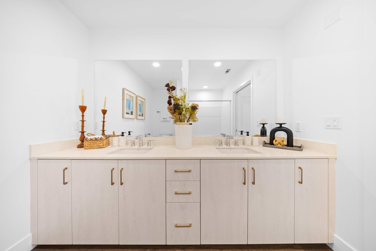 218 N El Molino #502