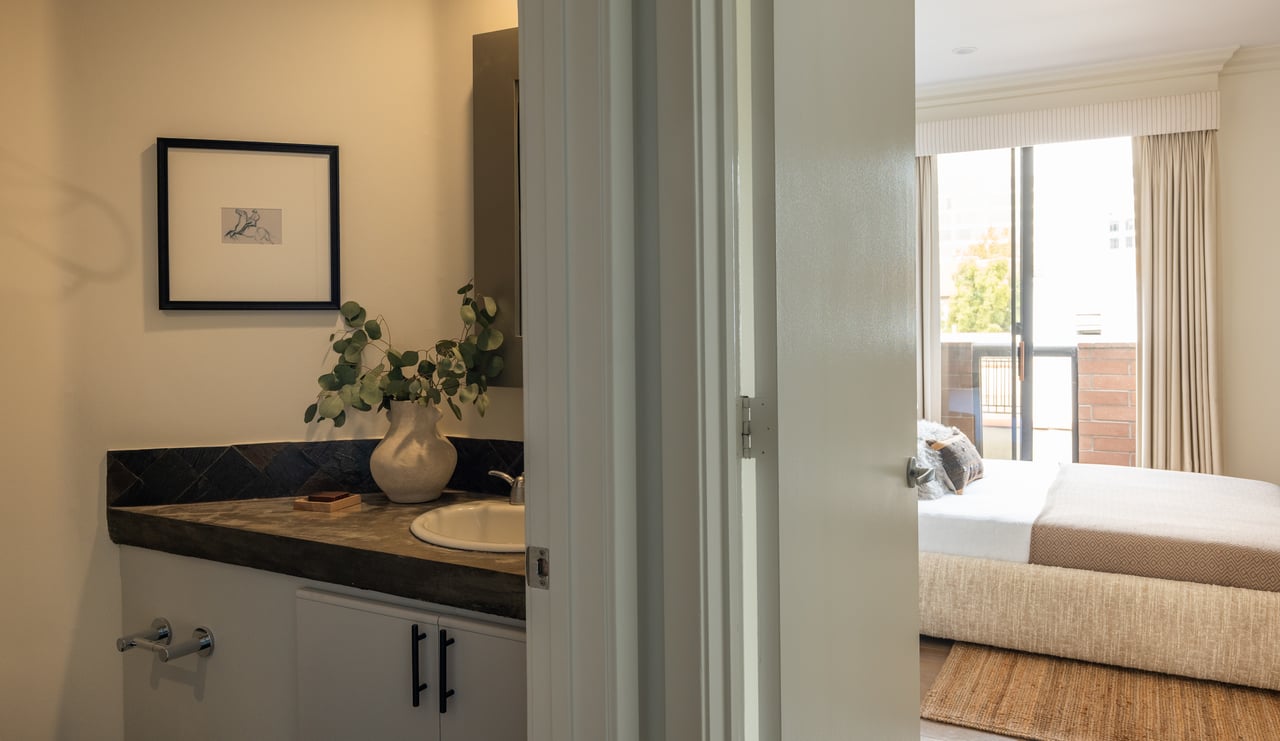 235 S Tower Dr Unit: 301, Beverly Hills 