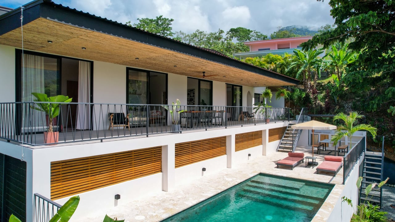 New Modern Ojochal Home with Pool, Office & Mountain Views 24/7 Security