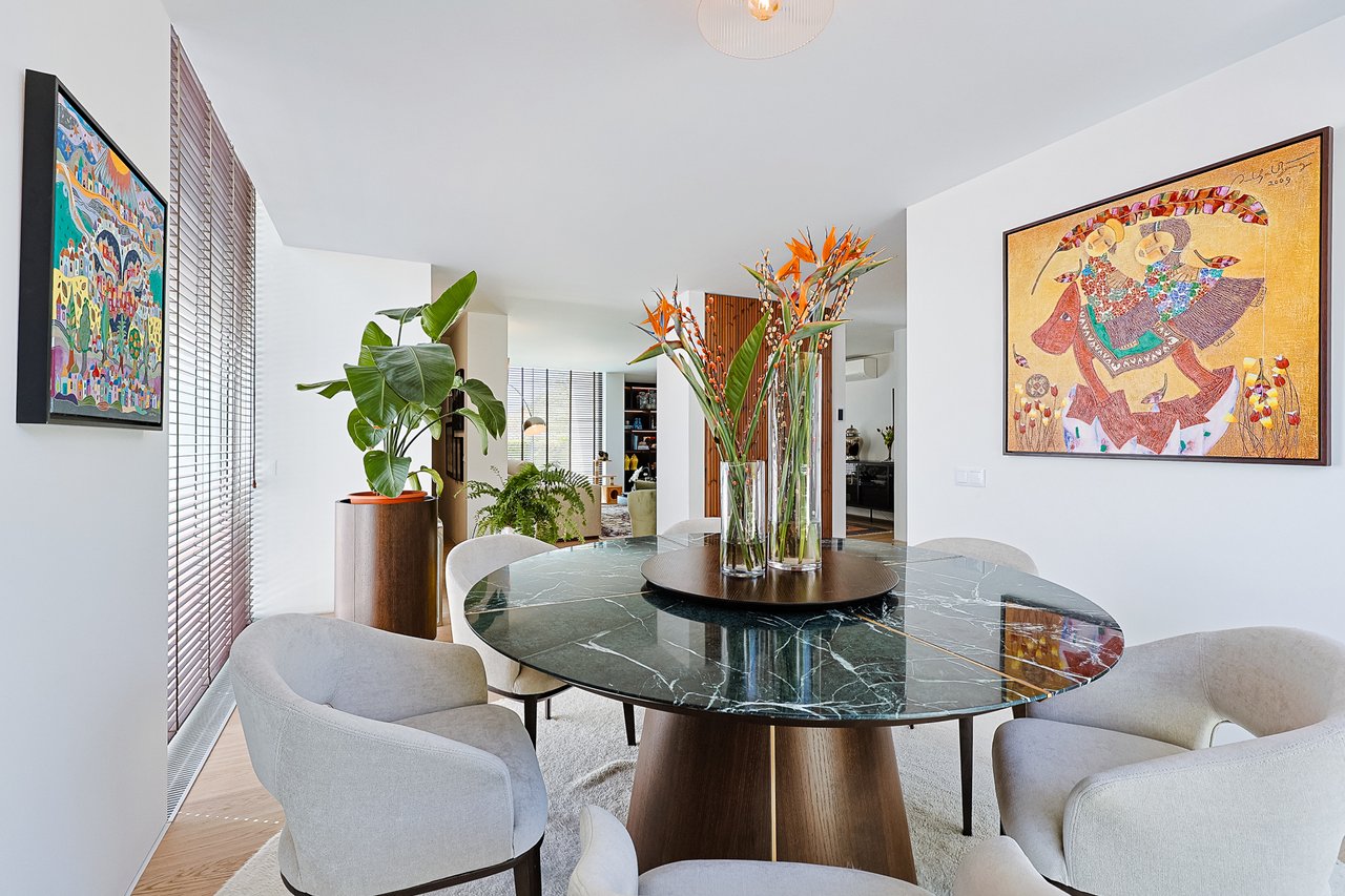 “The Green Villa” – Elegant Luxury Villa with Pool in Carnaxide, Oeiras