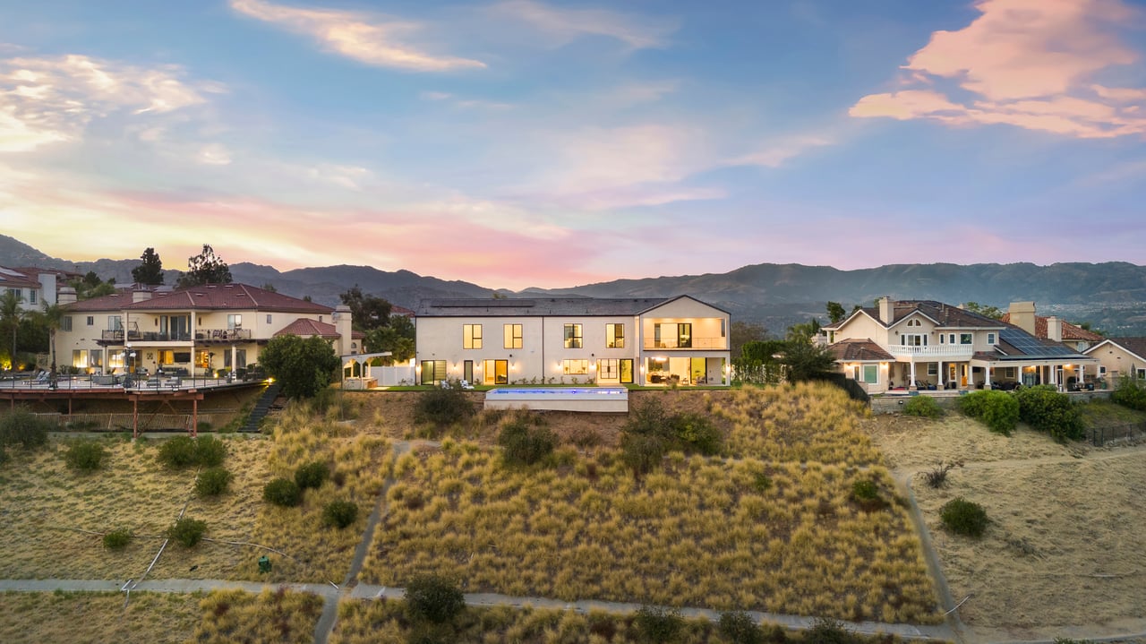 22328 S Summit Ridge Cir