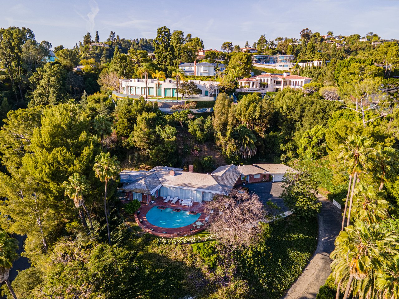 1114 Calle Vista Dr