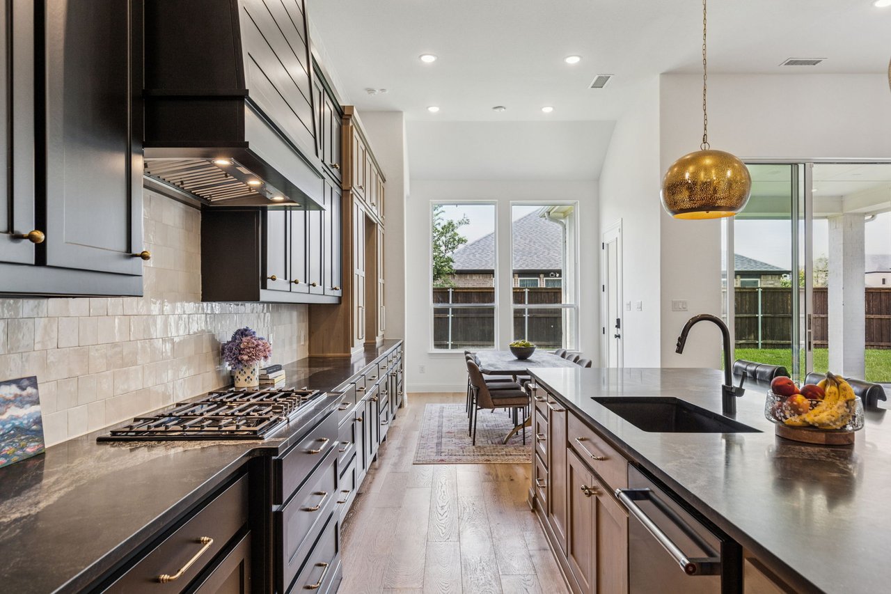 2424 Juniper Ln