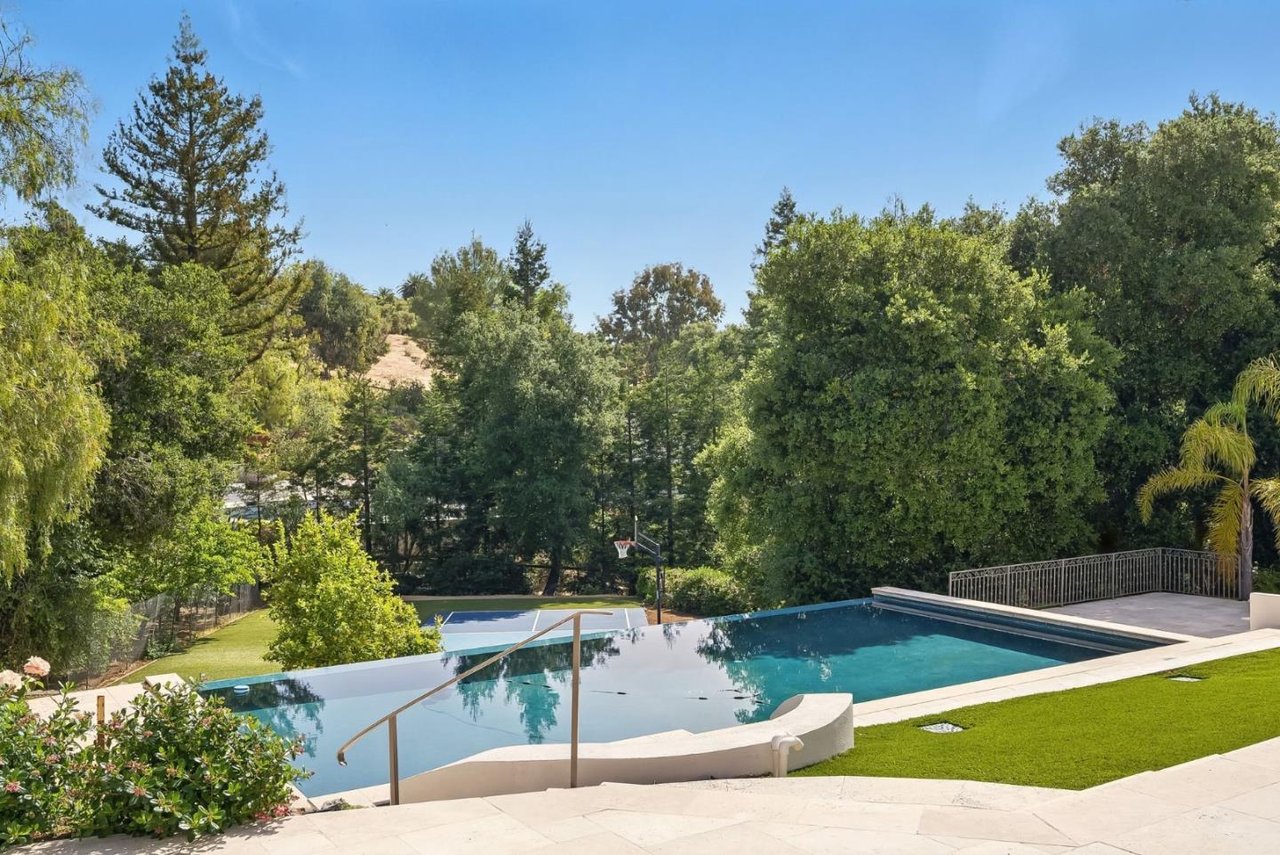 12690 Dianne Dr