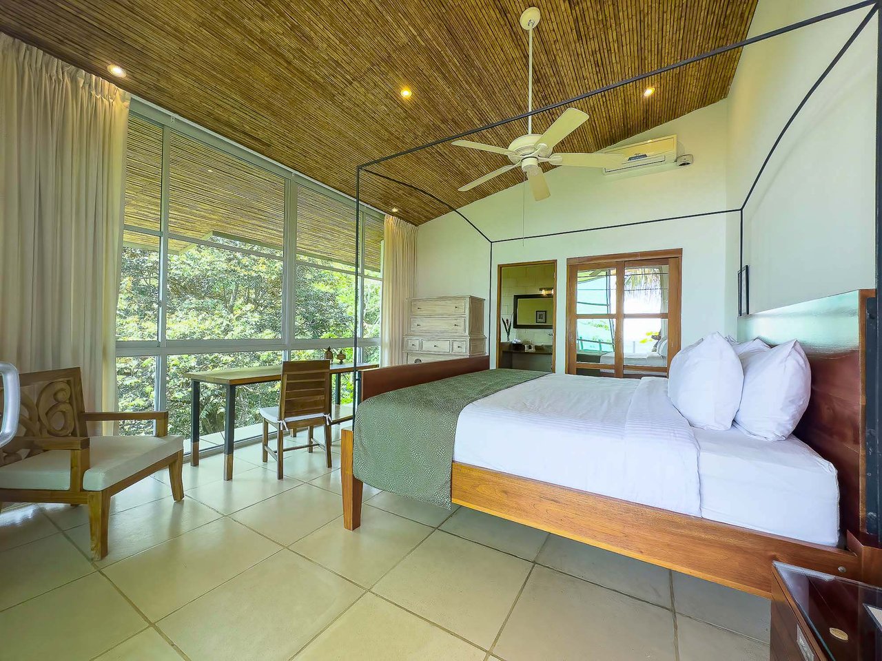 Casa Fantastica Luxury Mountain and Ocean View Villa