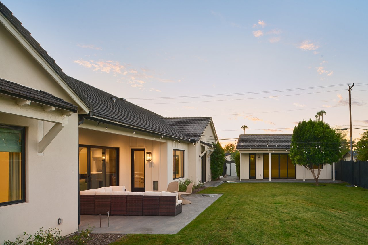 3602 E HIGHLAND Avenue