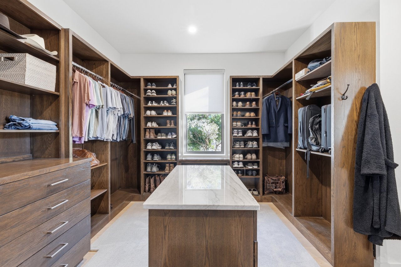 West Lake Hills Modern Sanctuary