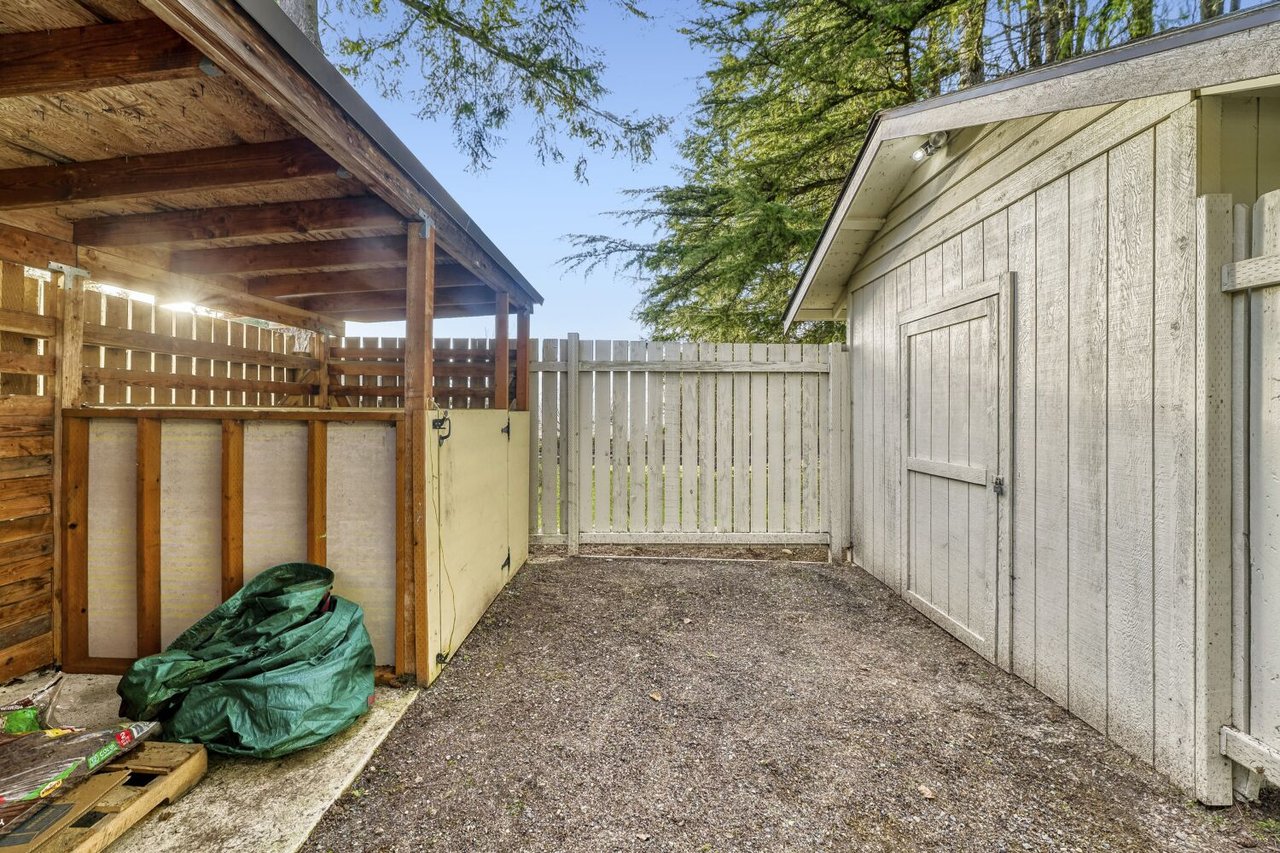 9632 S 216th St, Kent, WA 98031