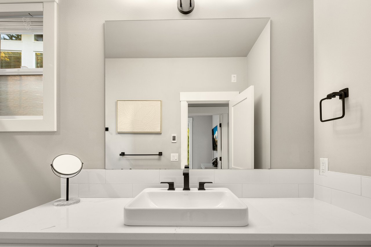 13005 NE 73rd Street Unit: 2