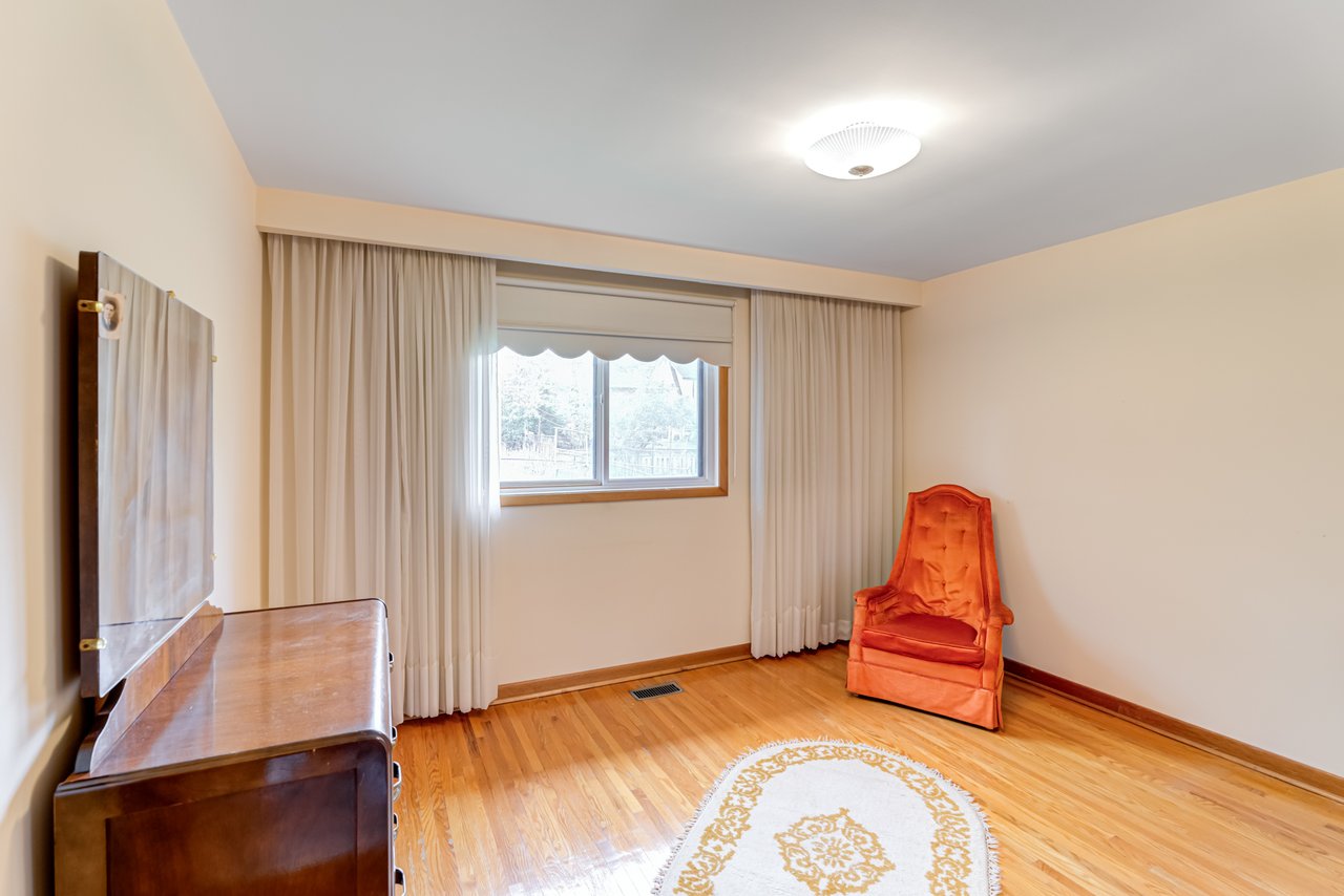 102 Clement Rd