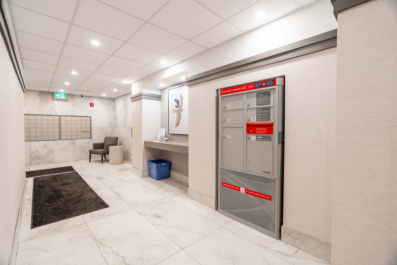 beautiful 2 bedroom 2 bath Condo in downtown London