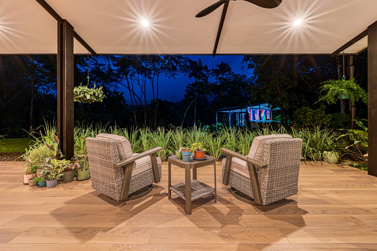 Contemporary Mountain View Villa – 5 Minutes to Playa Dominical