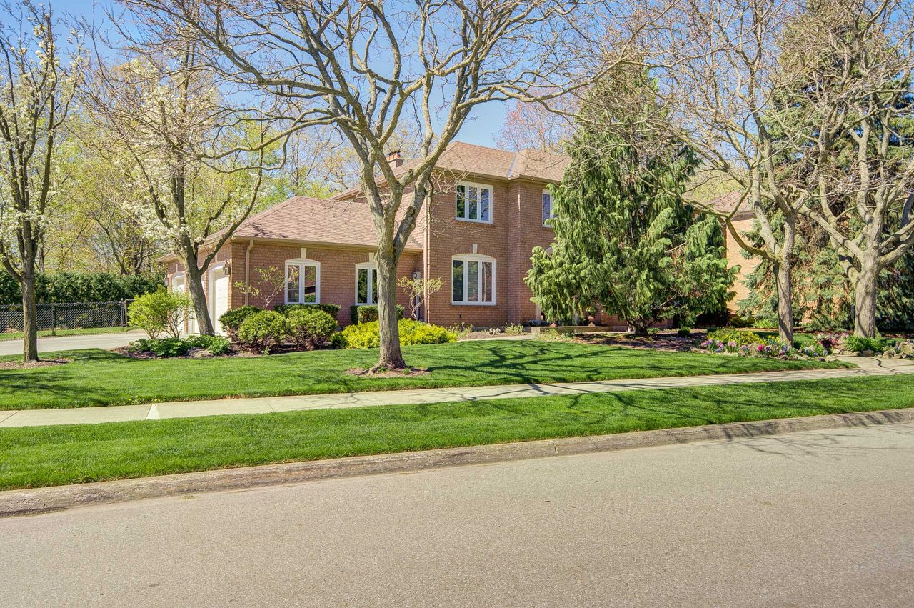 1296 Mapleridge Cres